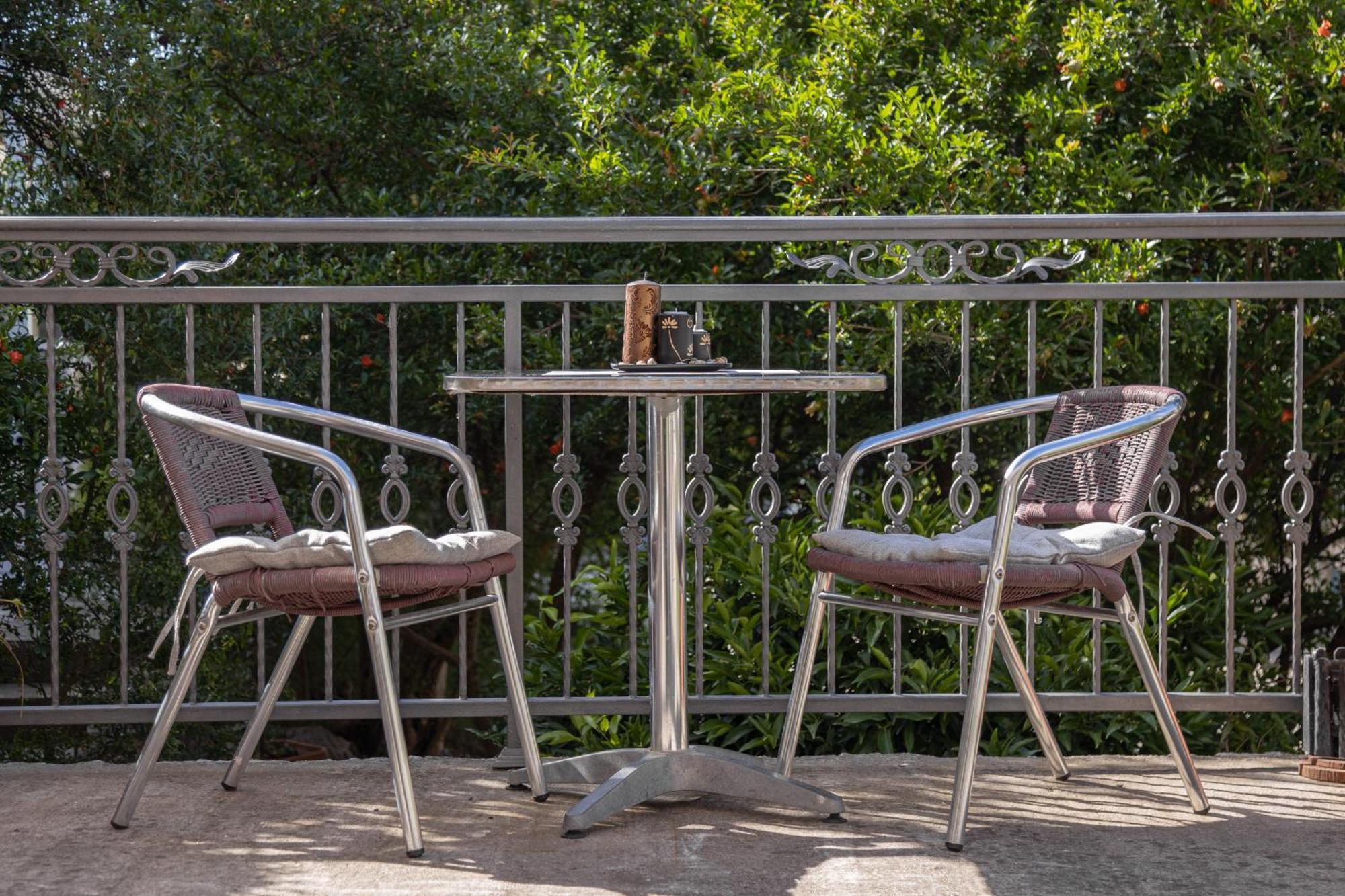 Stone Beach Apartments Pržno Eksteriør bilde